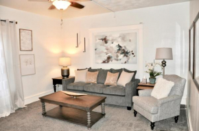 Downtown 1 Bedroom Charmer - Walk, Bike, Enjoy!!